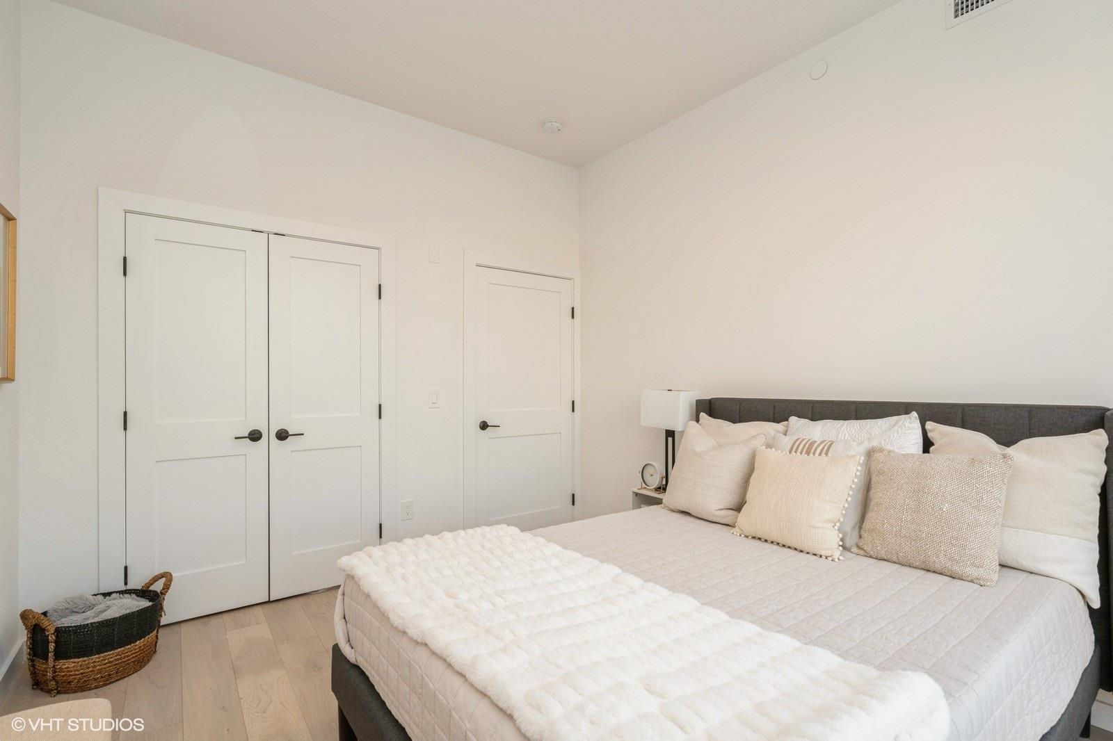 425 3RD ST Unit: 219