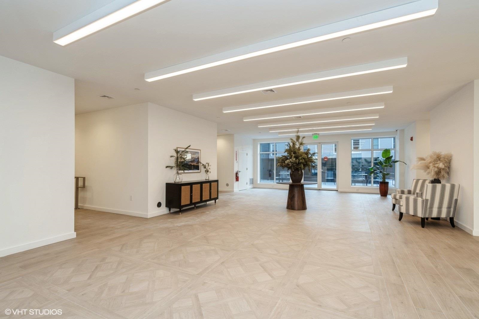 425 3RD ST Unit: 219