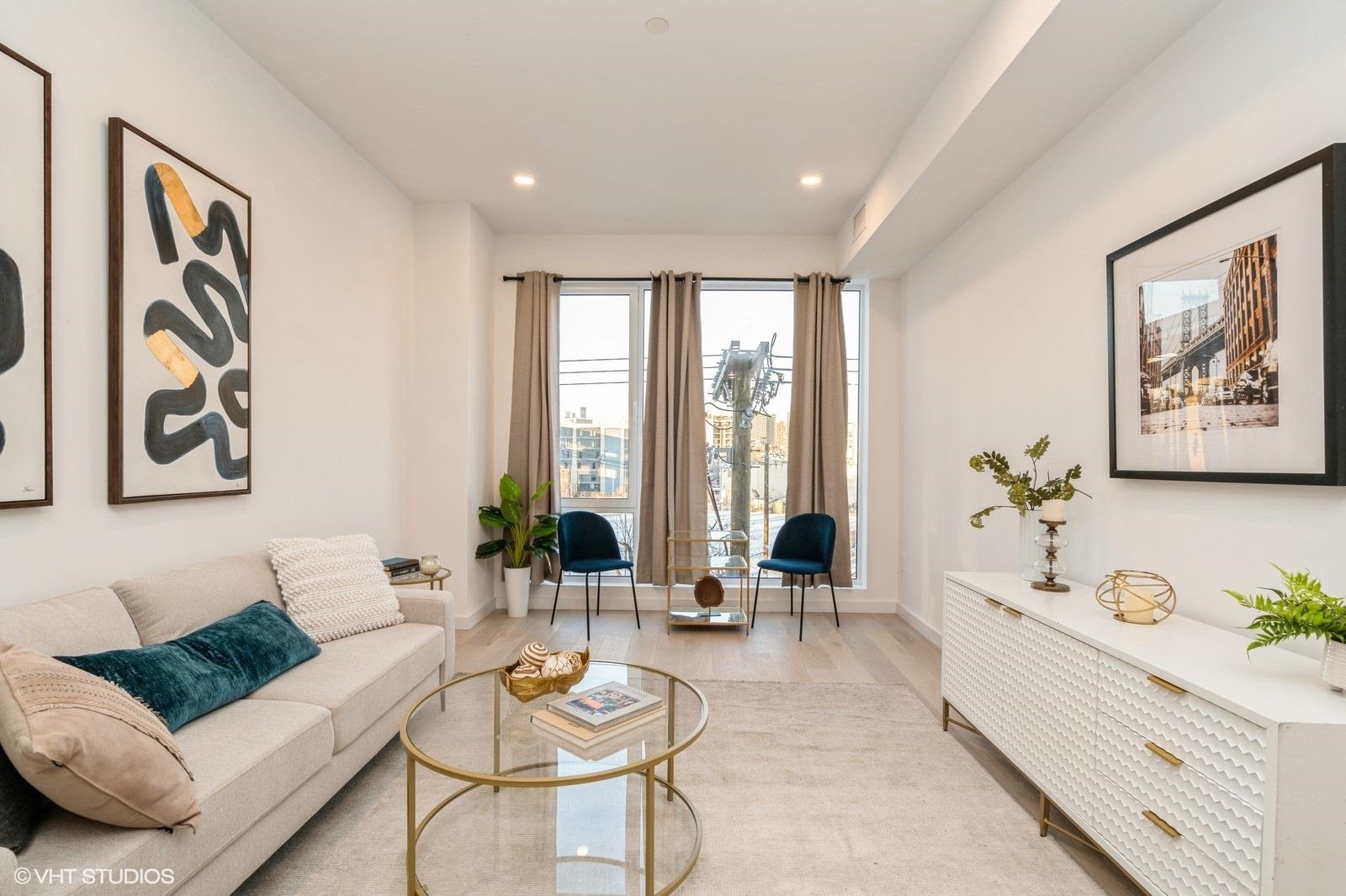 425 3RD ST Unit: 219