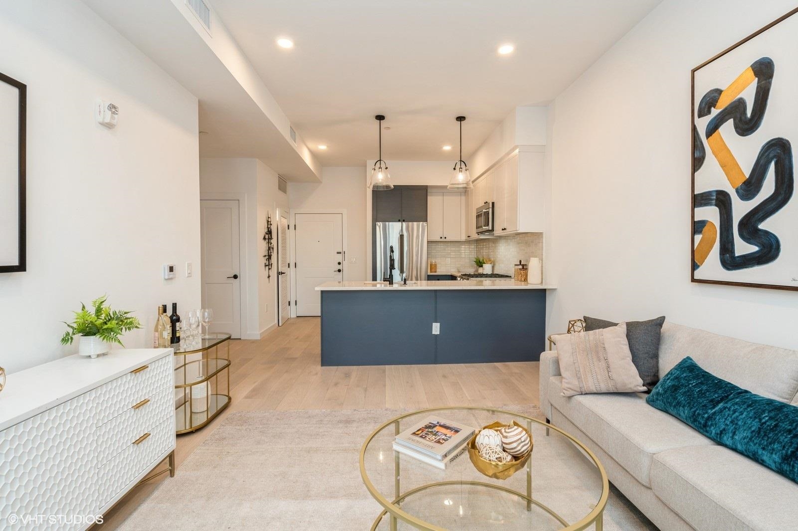 425 3RD ST Unit: 219