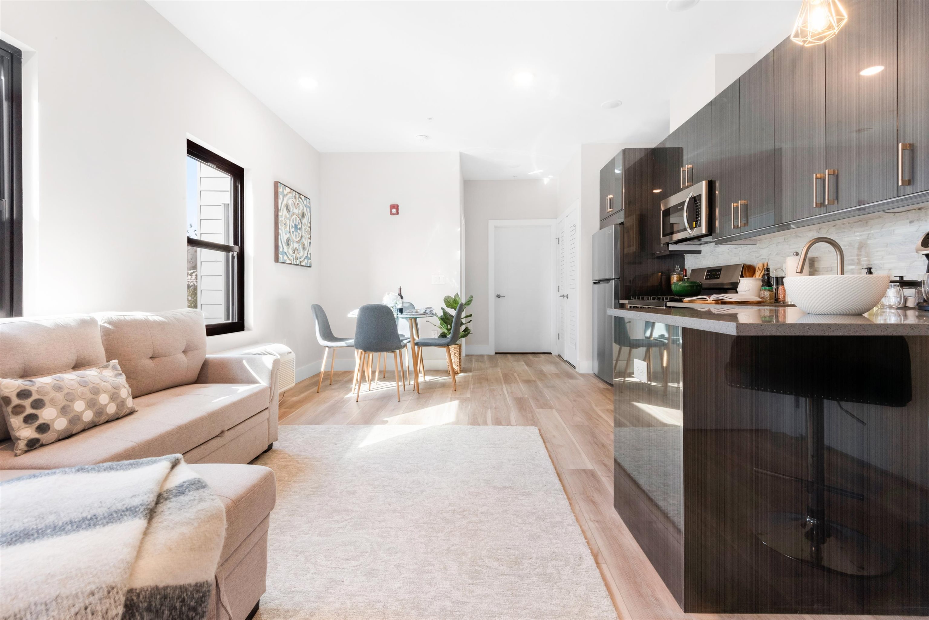 89 JORDAN AVE Unit: 401