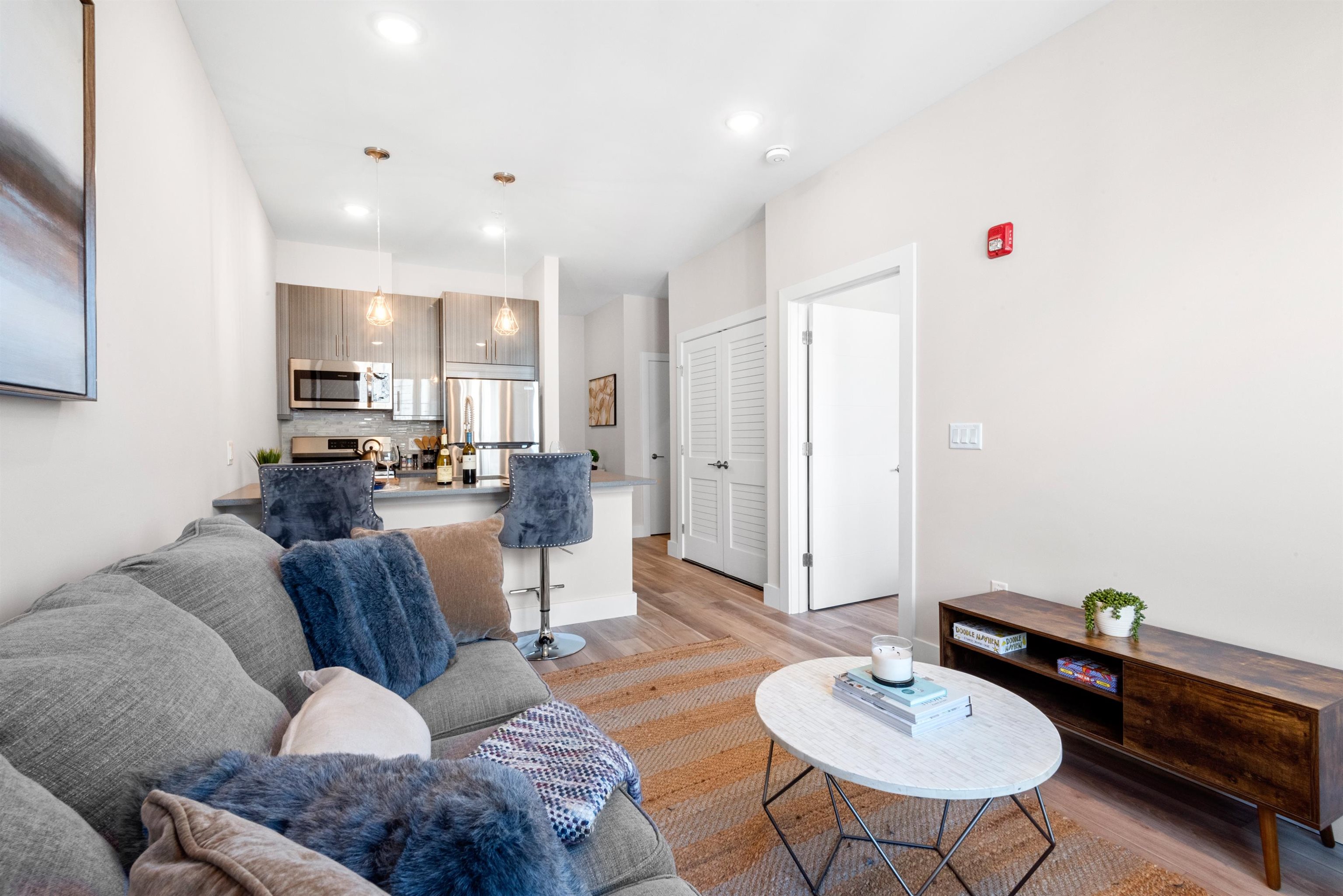 89 JORDAN AVE Unit: 401