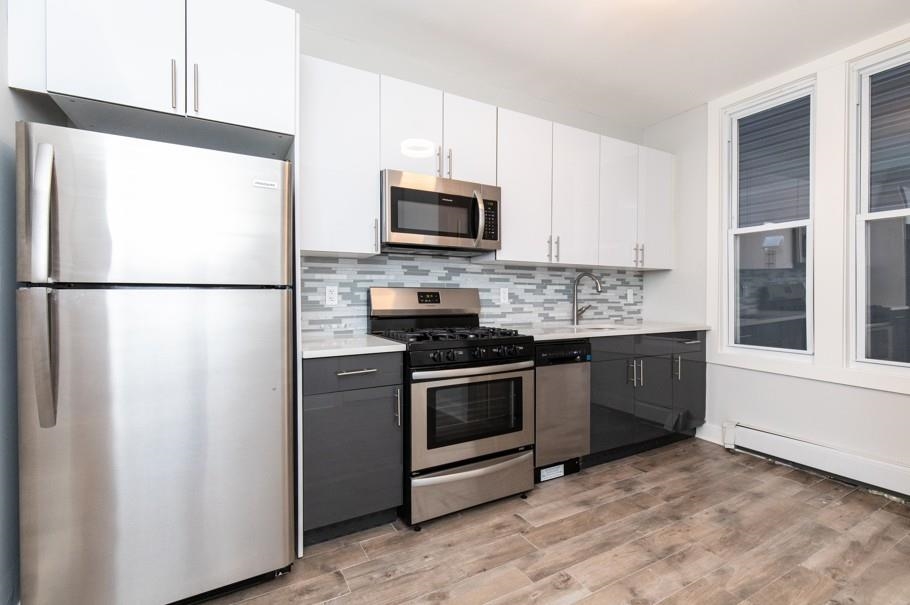 60 NEWKIRK ST Unit: 3R