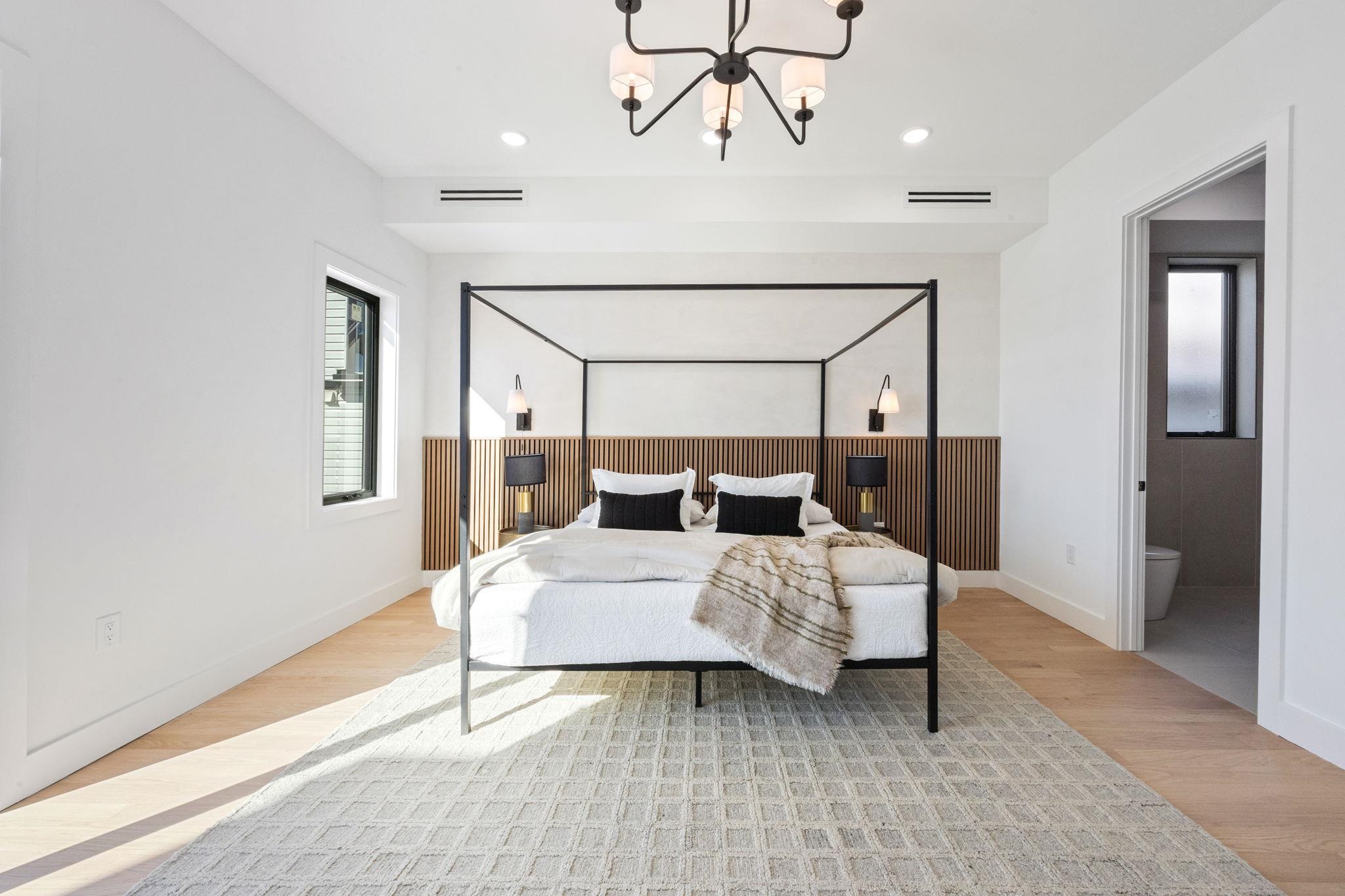 33 GRAHAM ST Unit: 2