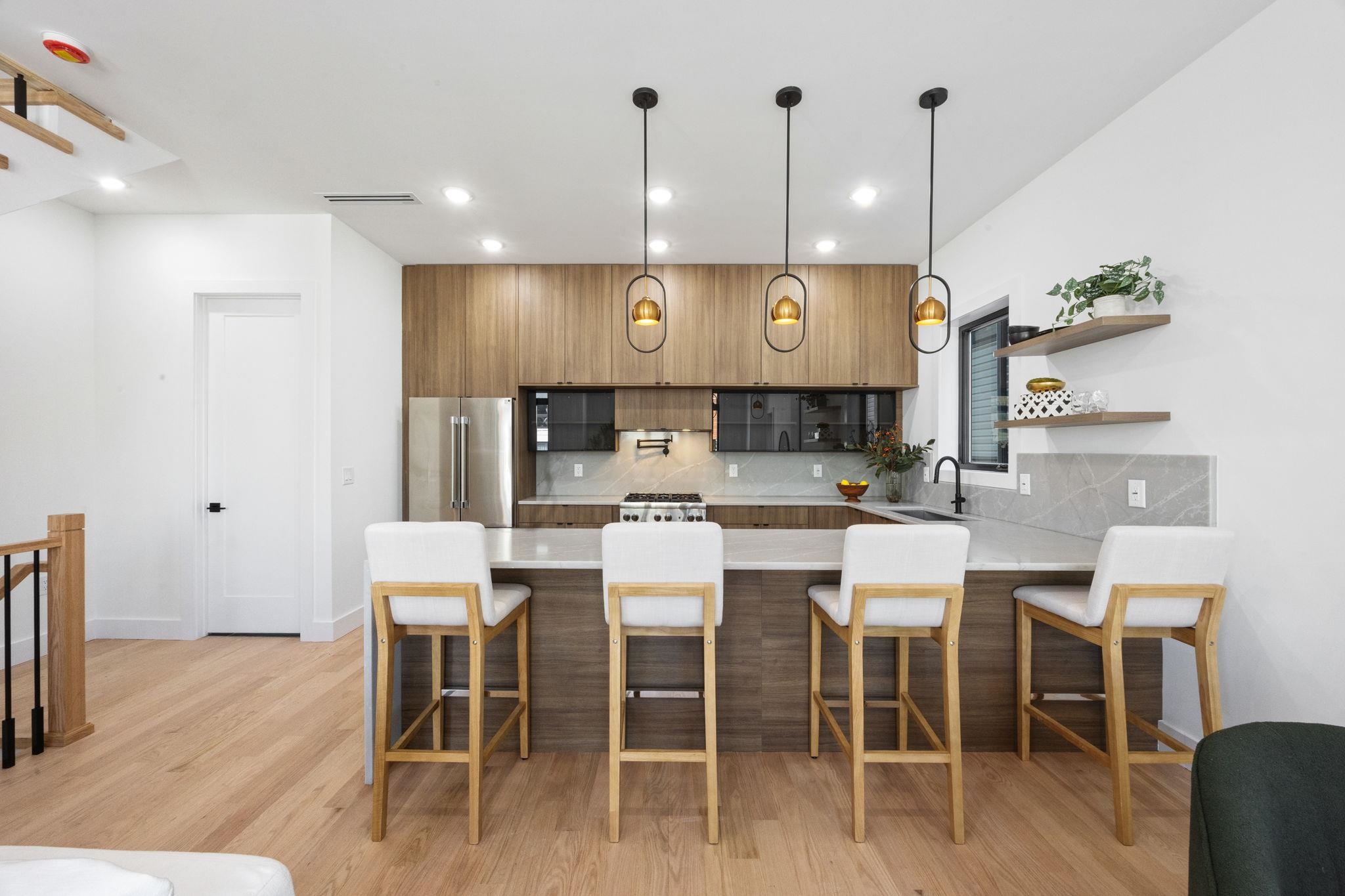 33 GRAHAM ST Unit: 2