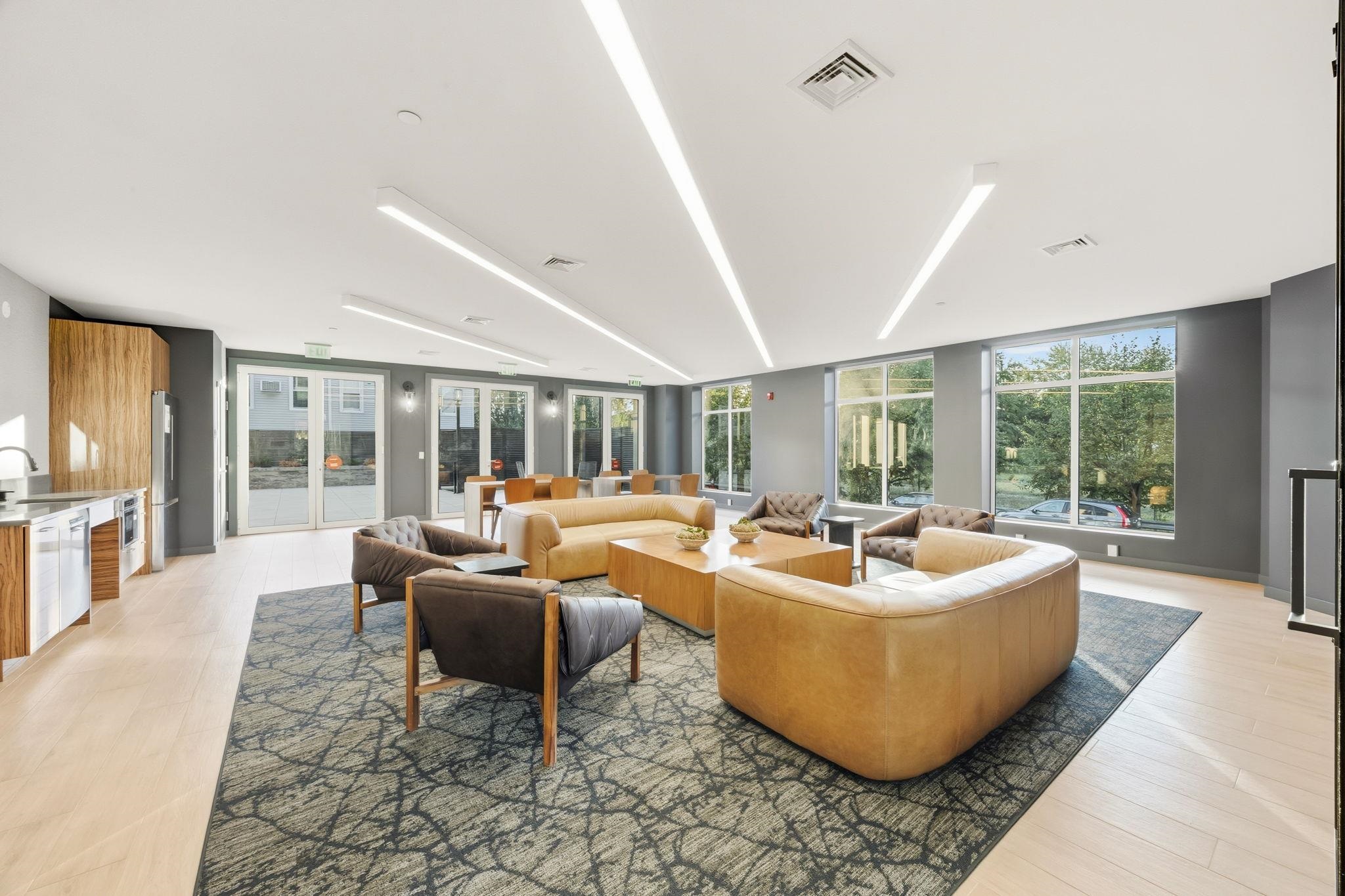 425 3RD ST Unit: 215