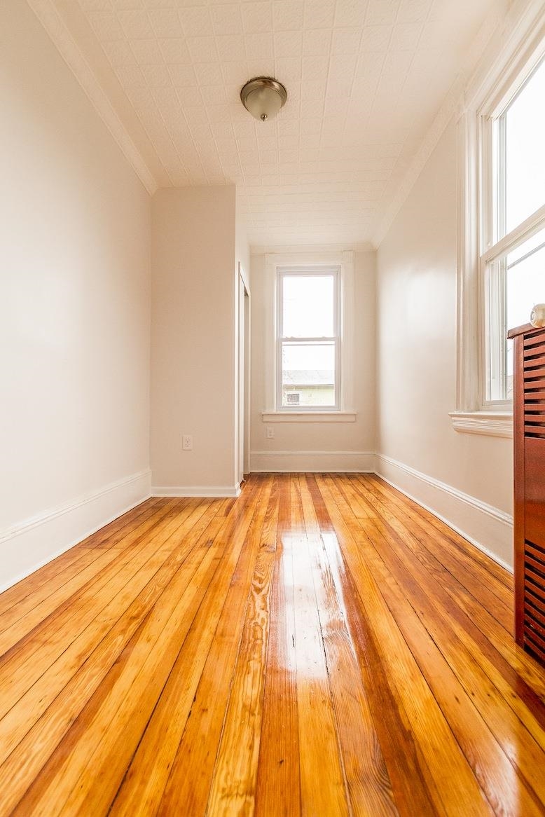 1304 PATERSON PLANK RD