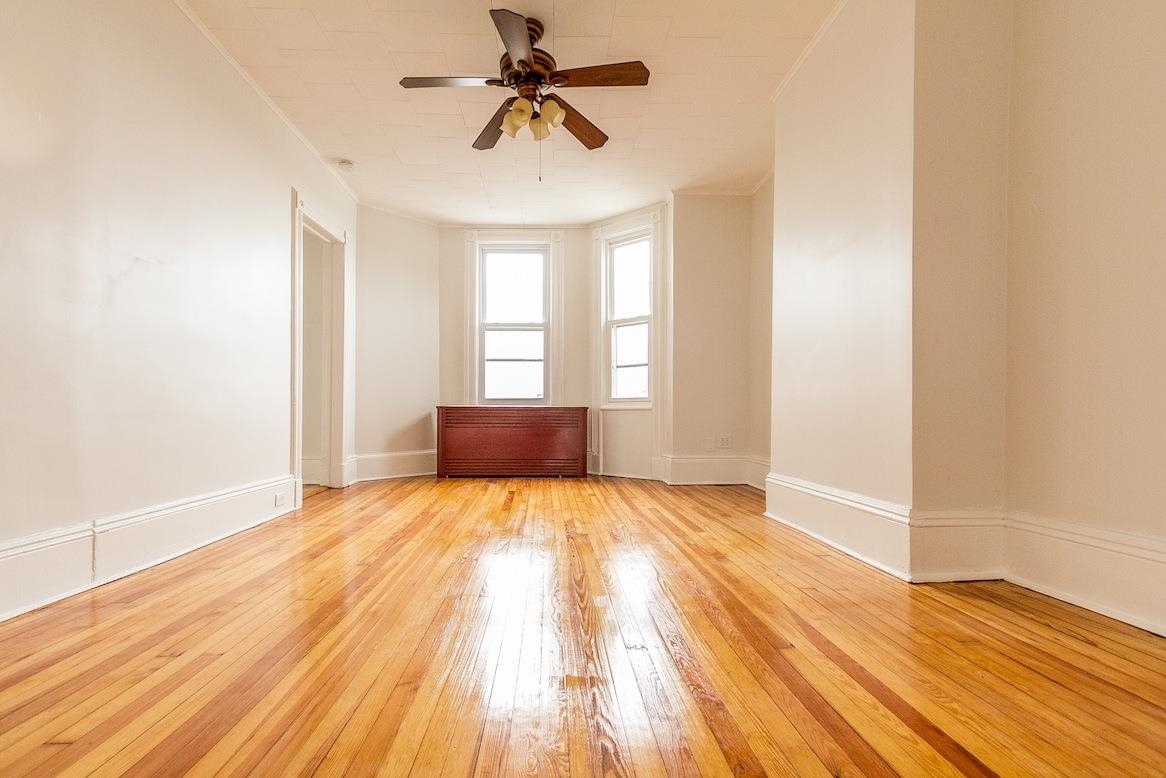 1304 PATERSON PLANK RD