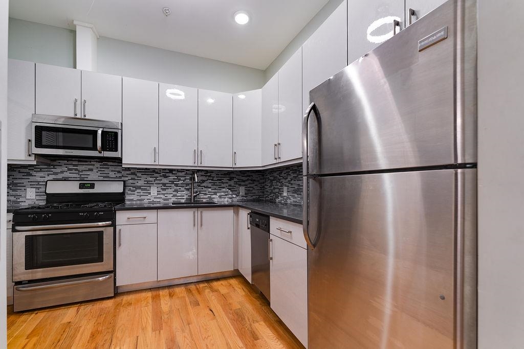 62 NEWKIRK ST Unit: 5A