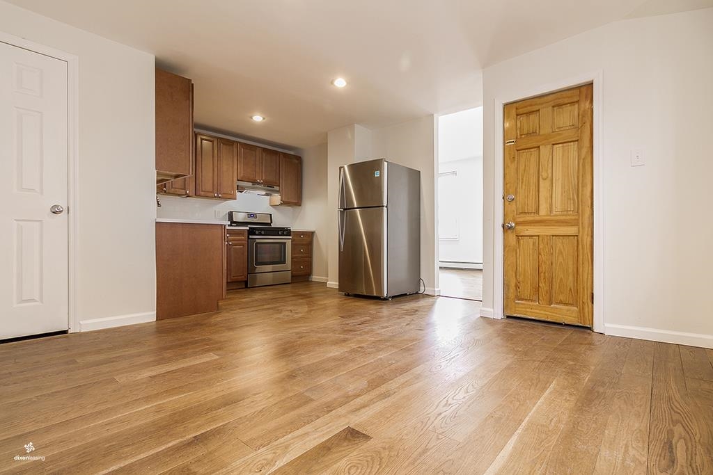 72 WEST 22ND ST