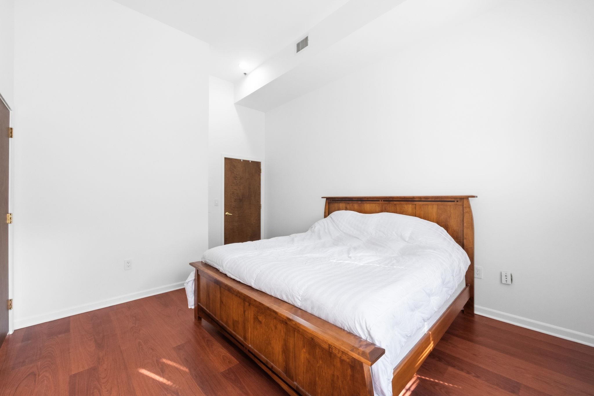 61 GRAND ST Unit: 1C