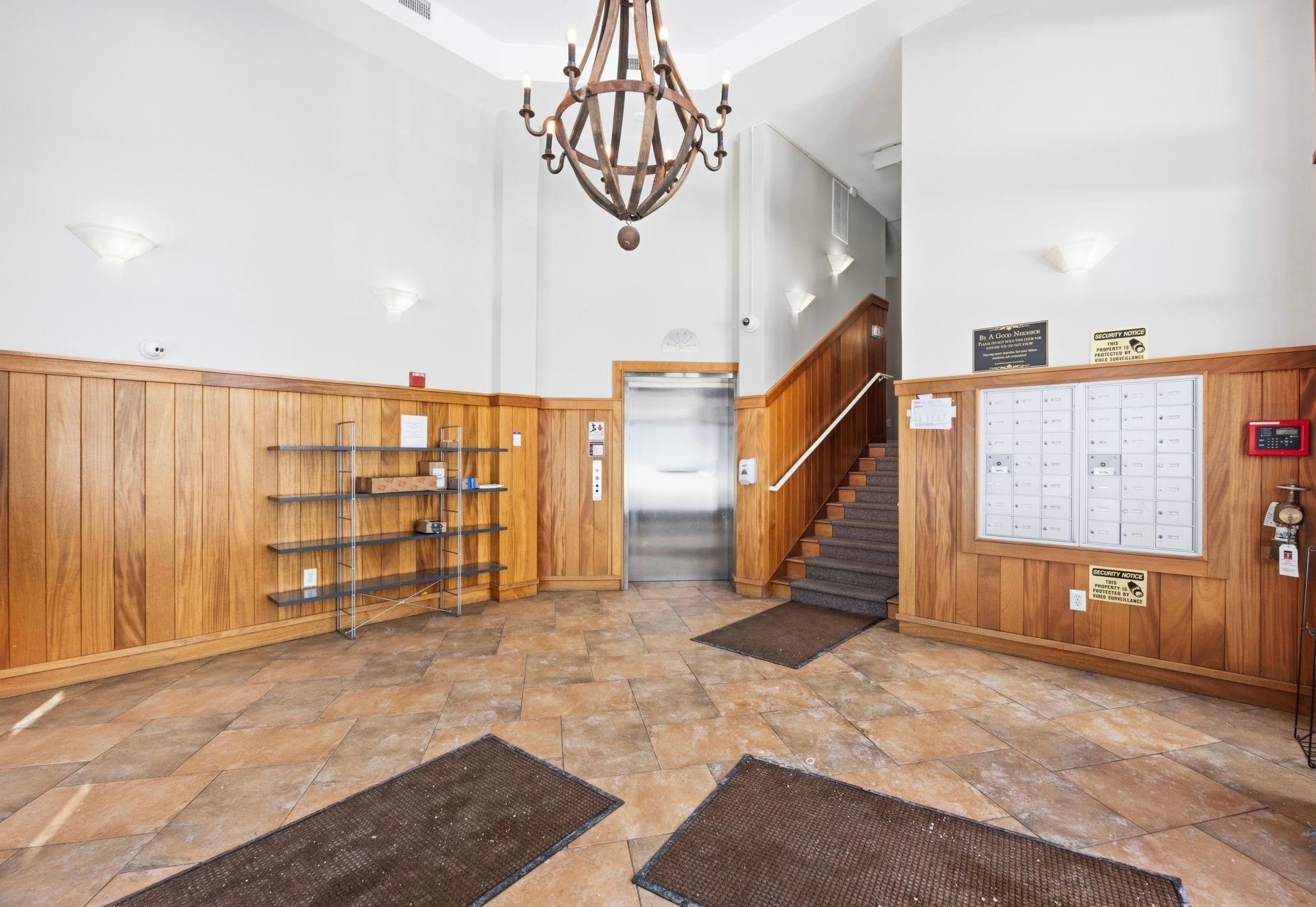 61 GRAND ST Unit: 1C