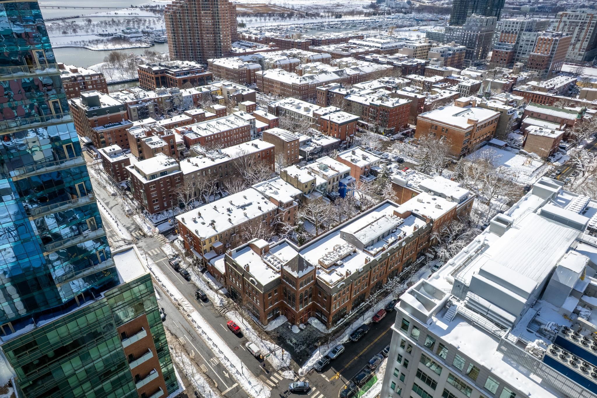 61 GRAND ST Unit: 1C