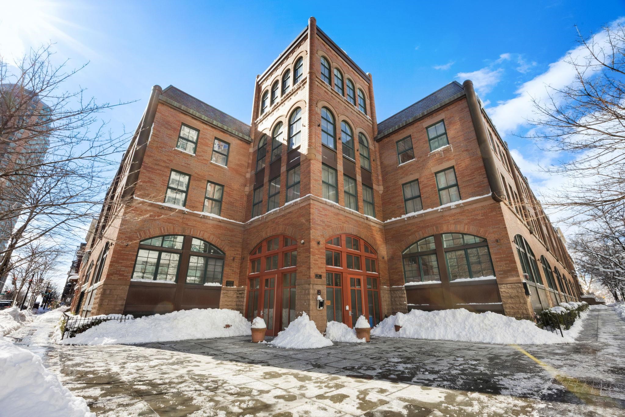 61 GRAND ST Unit: 1C