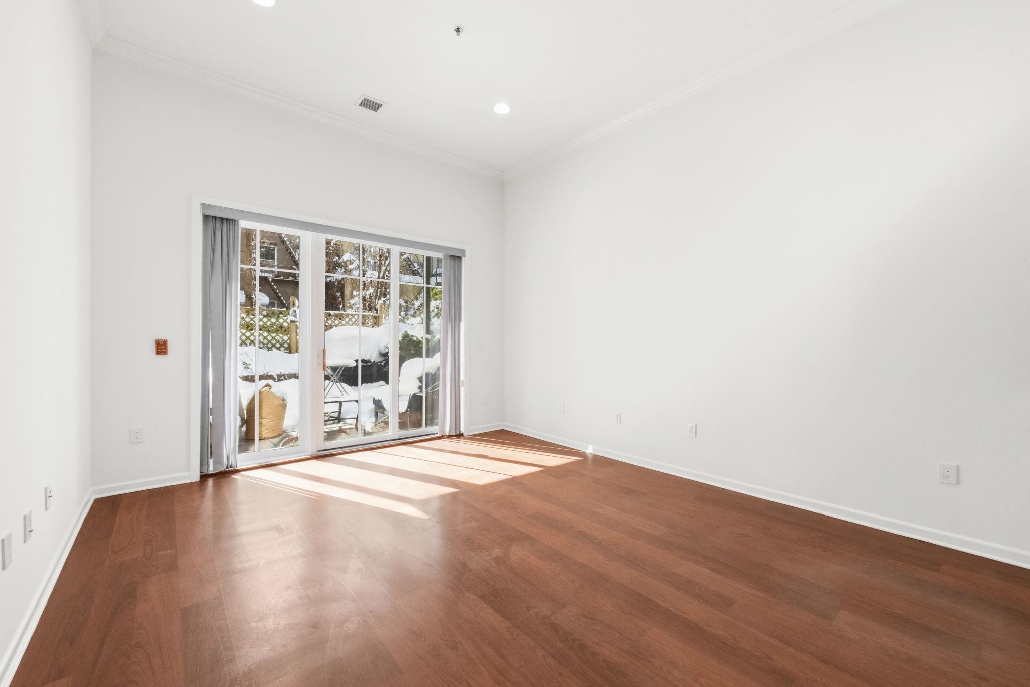 61 GRAND ST Unit: 1C