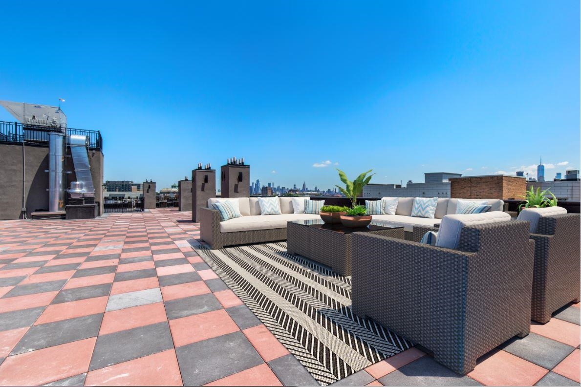 198 ACADEMY ST Unit: 6E