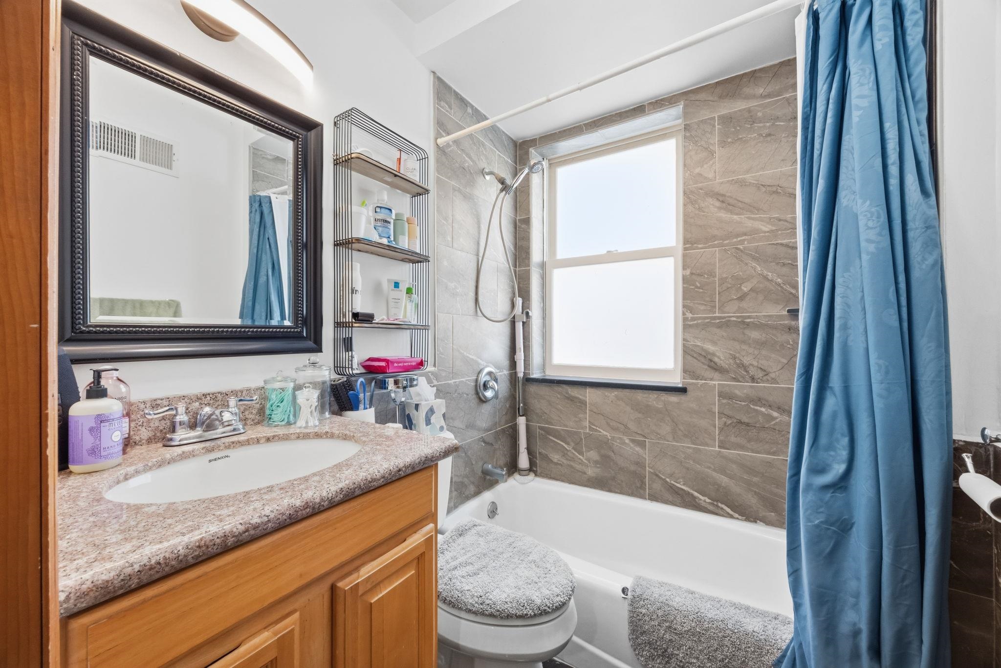 180 WASHINGTON ST Unit: 2