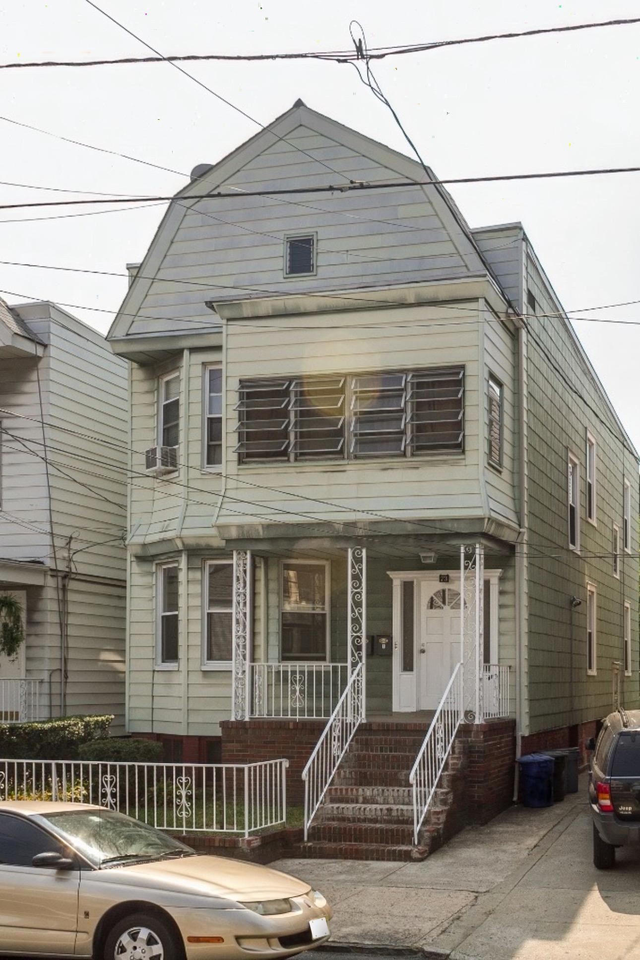 73 WARNER AVE