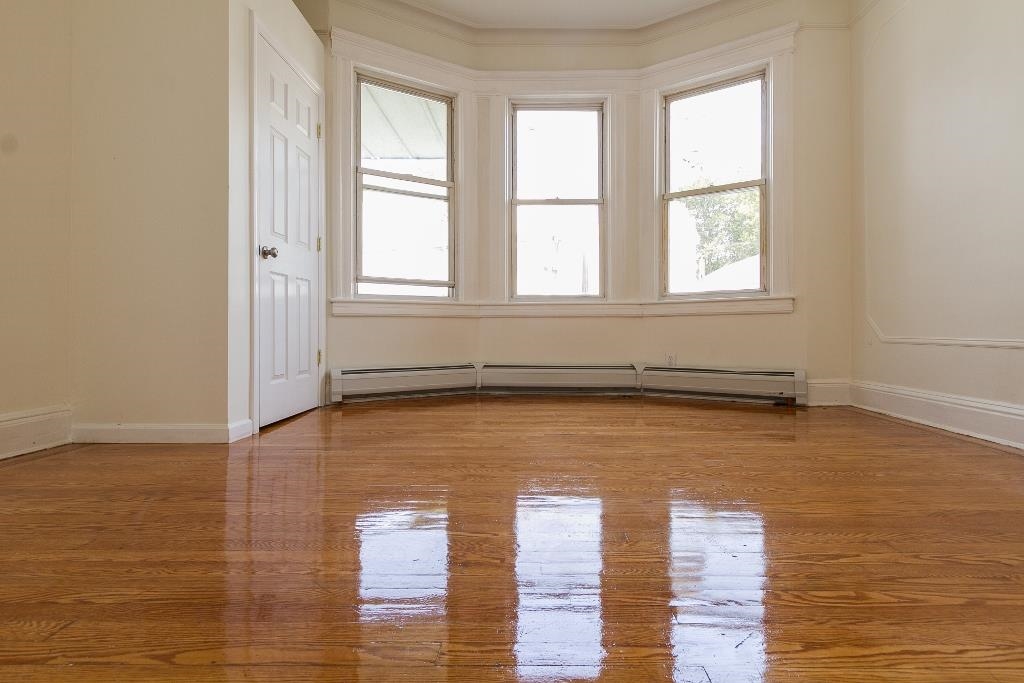73 WARNER AVE