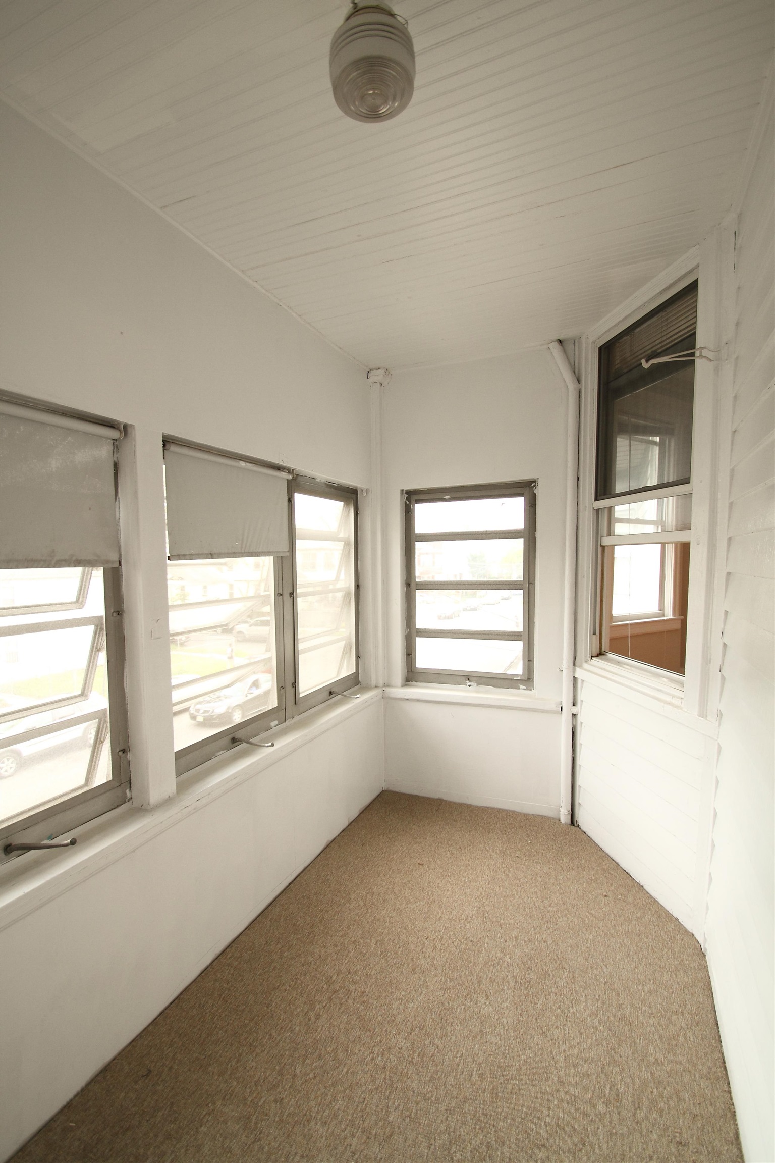 73 WARNER AVE
