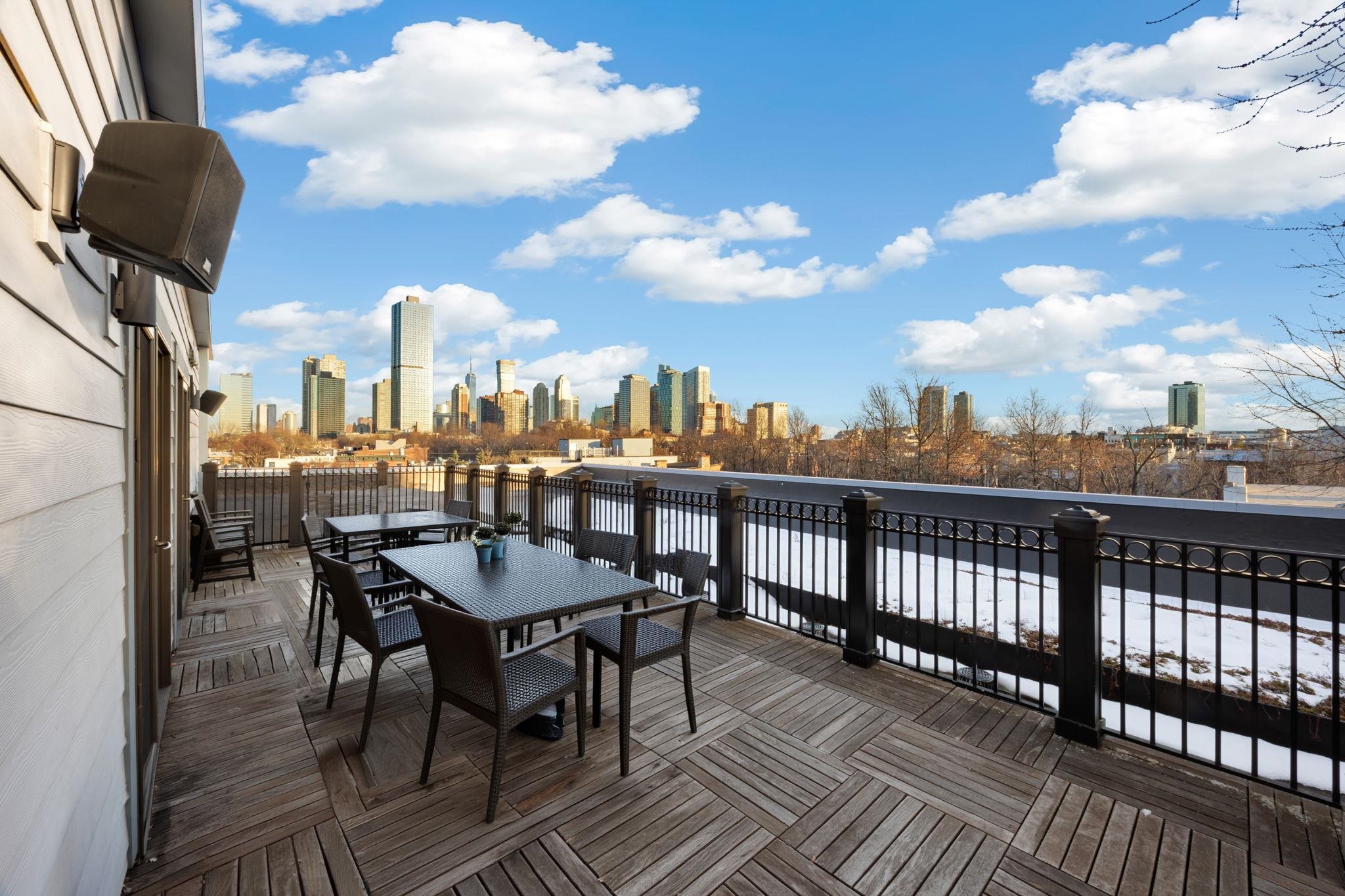 313 7TH ST Unit: 202