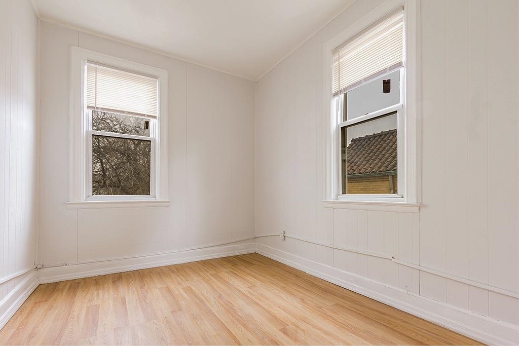 338 BRAMHALL AVE