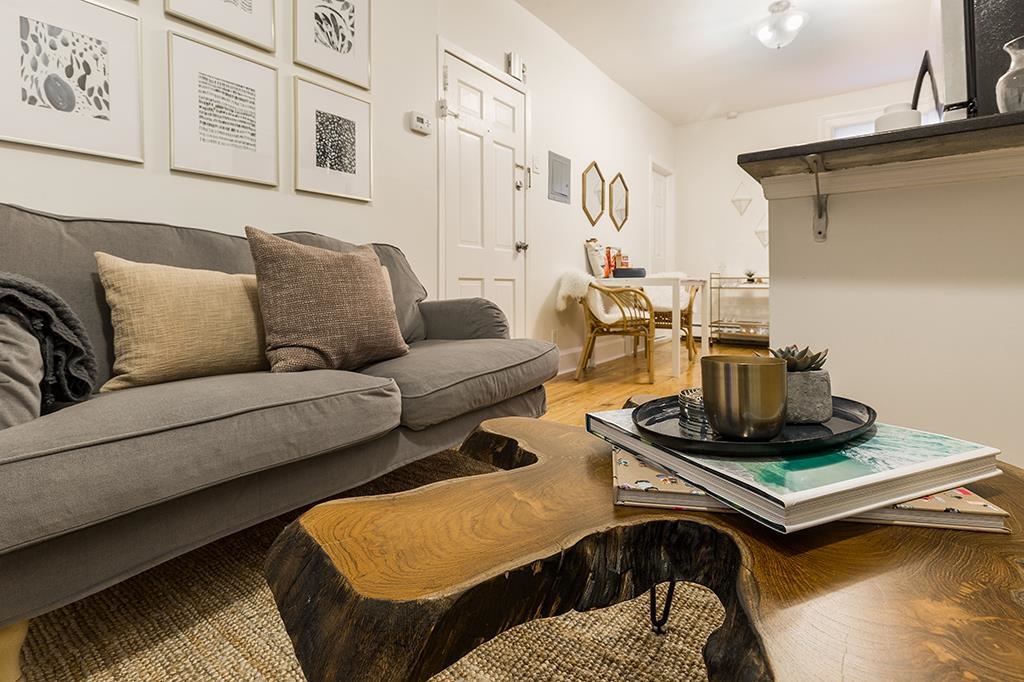 281.5 2ND ST