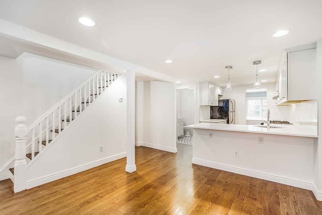 281.5 2ND ST