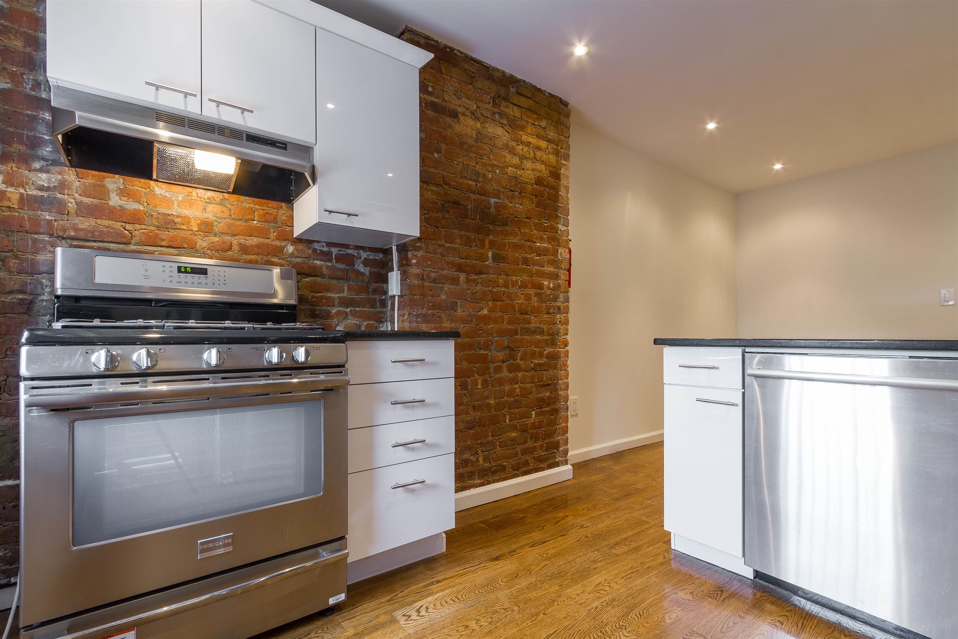 281.5 2ND ST