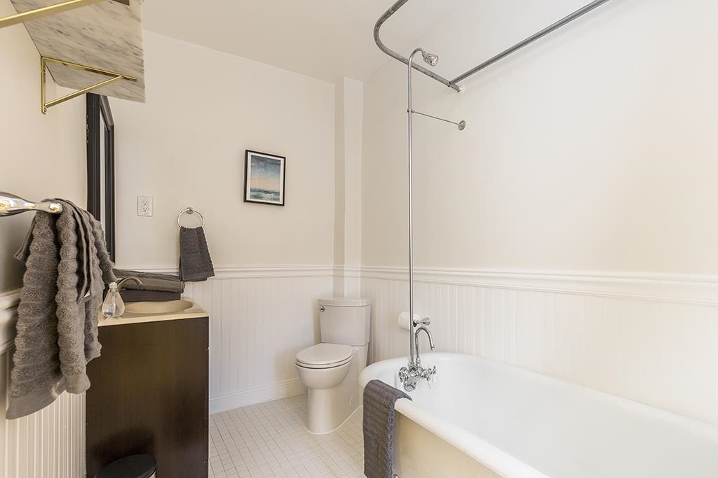 281.5 2ND ST