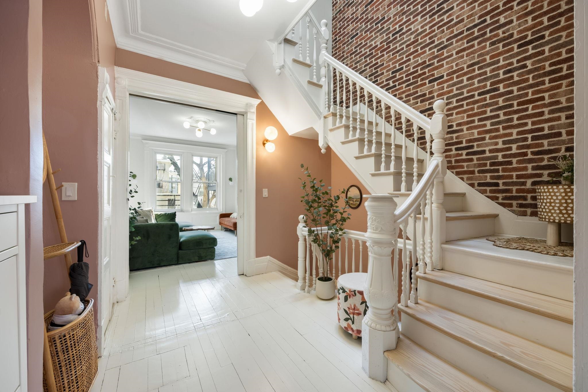 289.5 8TH ST