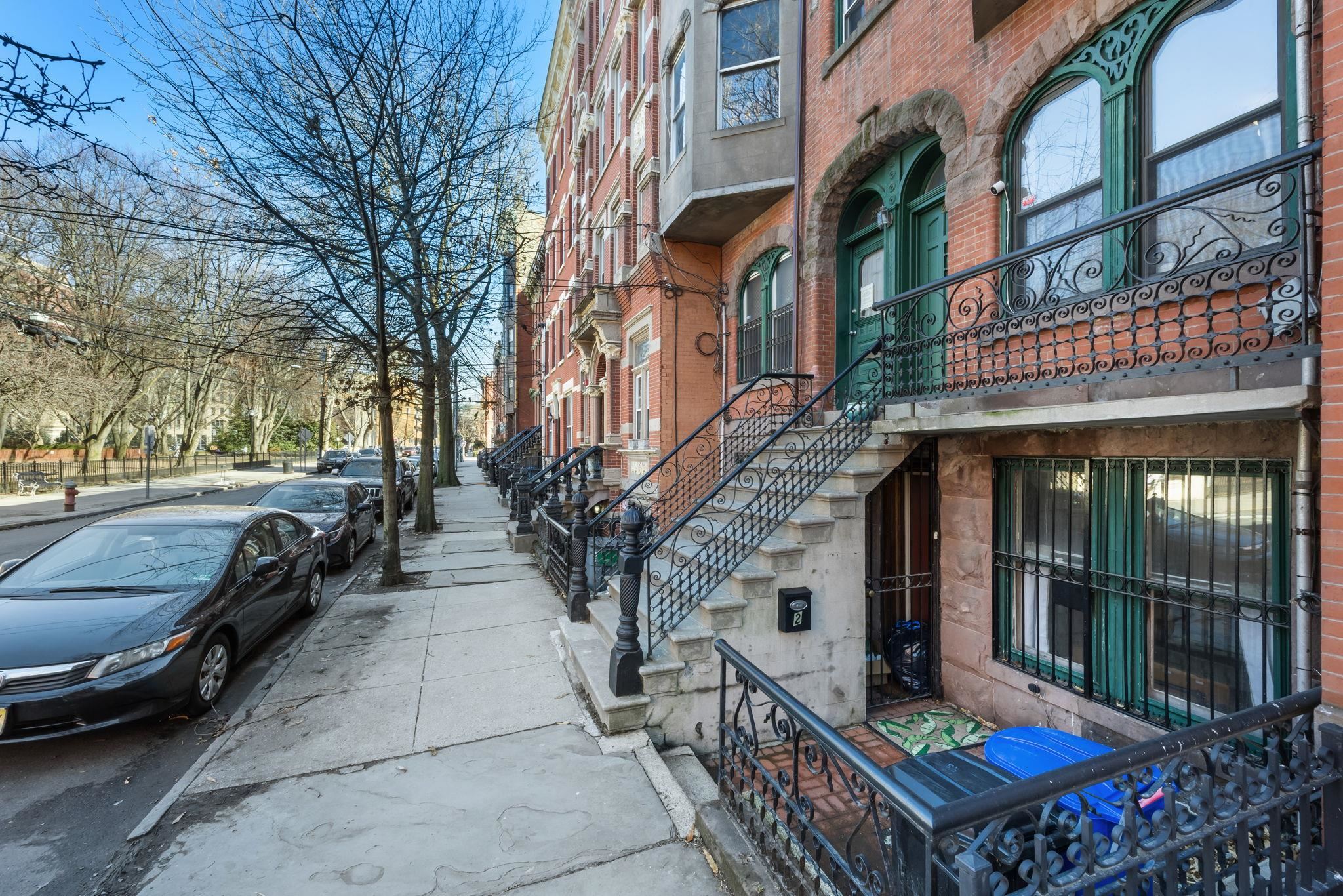 289.5 8TH ST