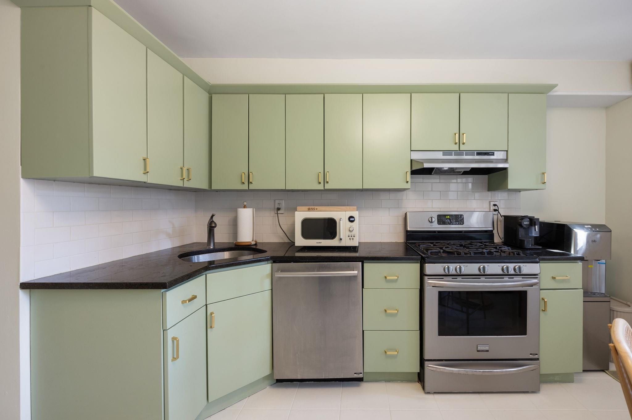 289.5 8TH ST