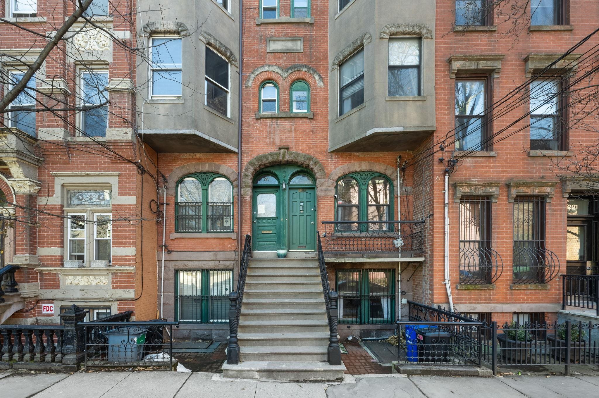289.5 8TH ST