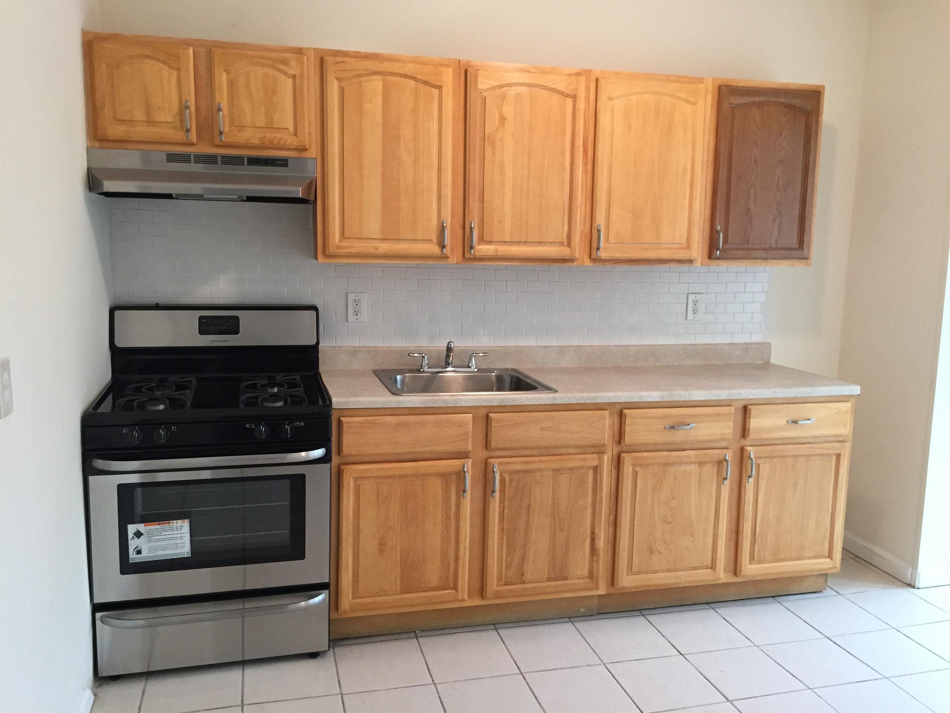 31 VAN NOSTRAND AVE