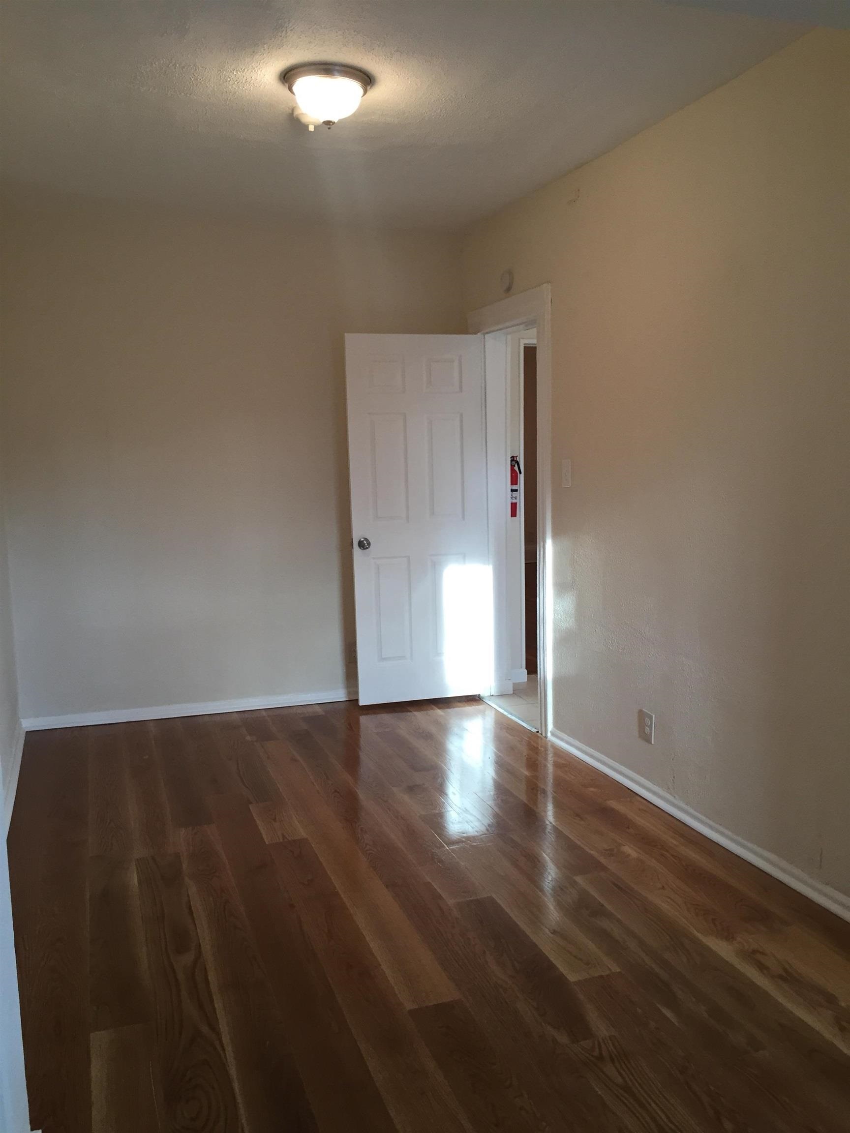 31 VAN NOSTRAND AVE