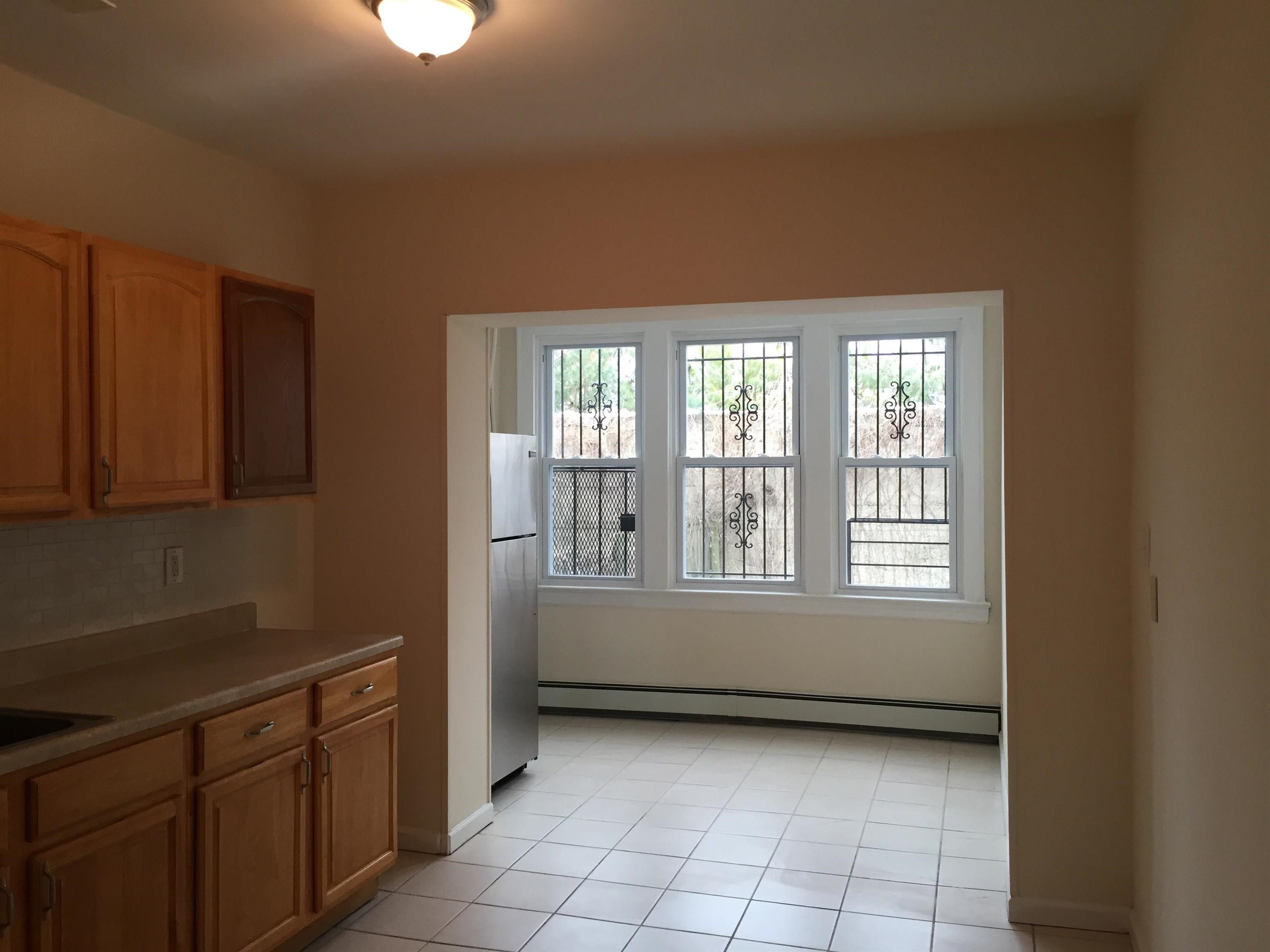 31 VAN NOSTRAND AVE