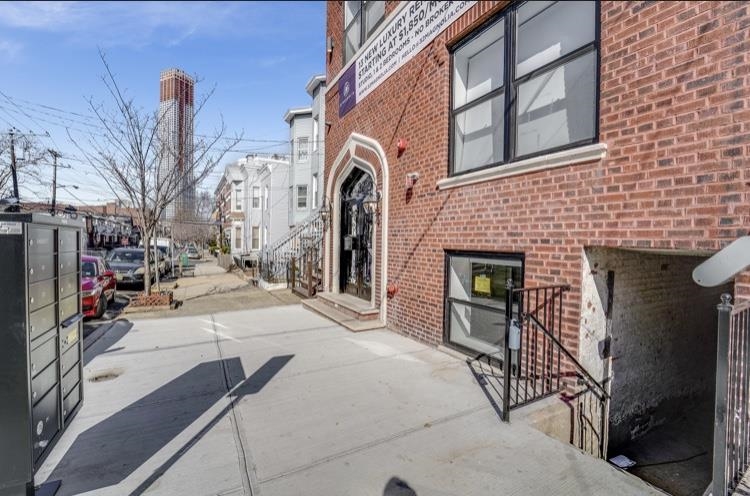 32 MAGNOLIA AVE Unit: 101