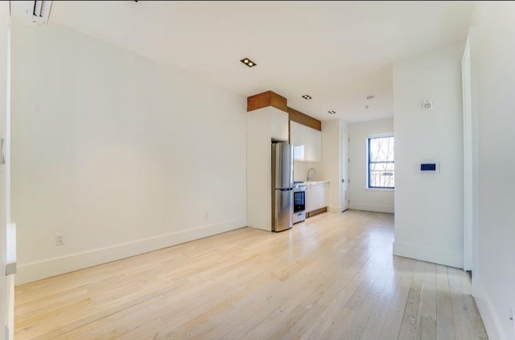 32 MAGNOLIA AVE Unit: 101