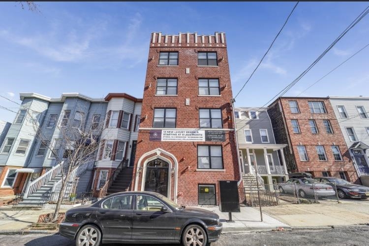 32 MAGNOLIA AVE Unit: 101