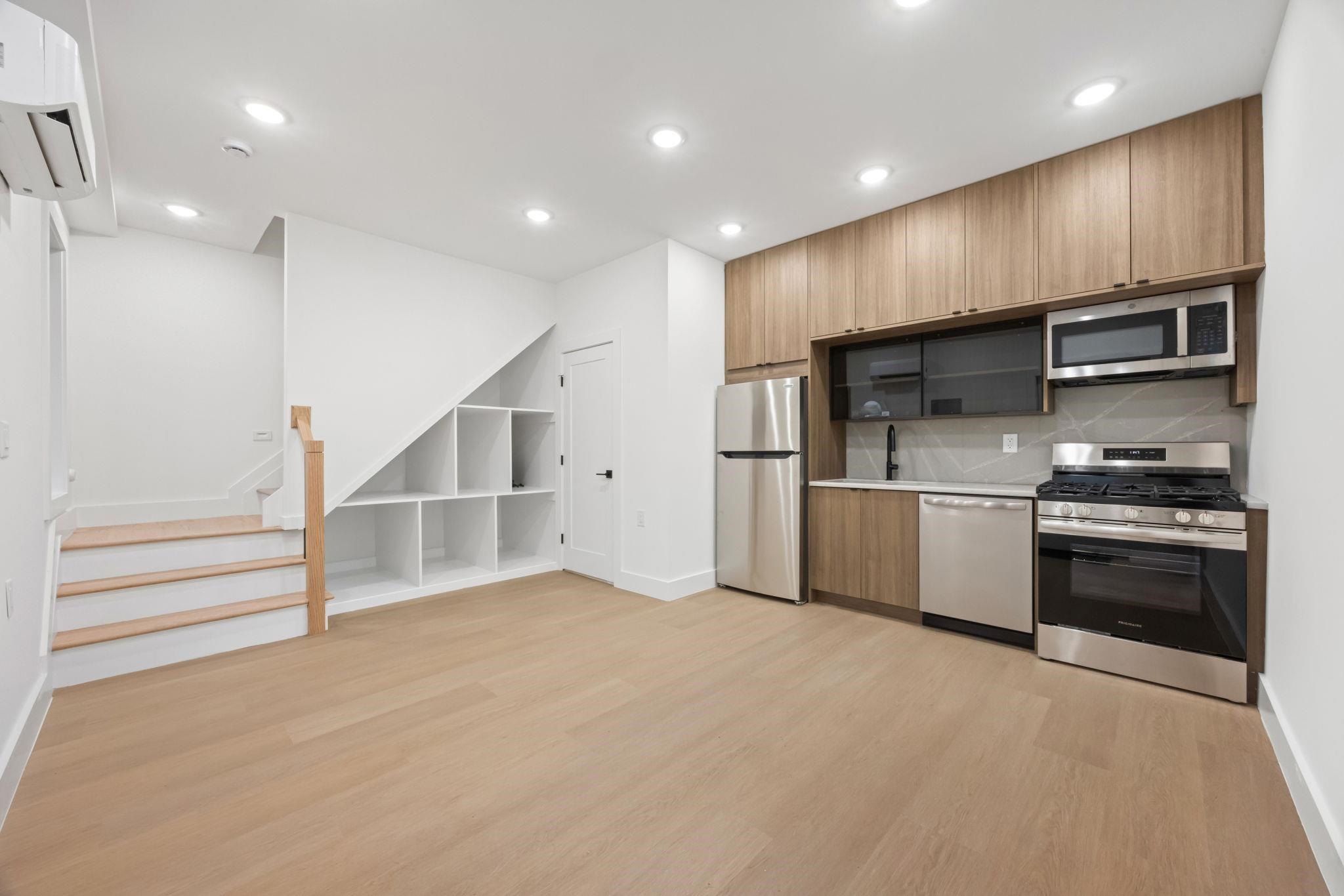 33 GRAHAM ST Unit: 3