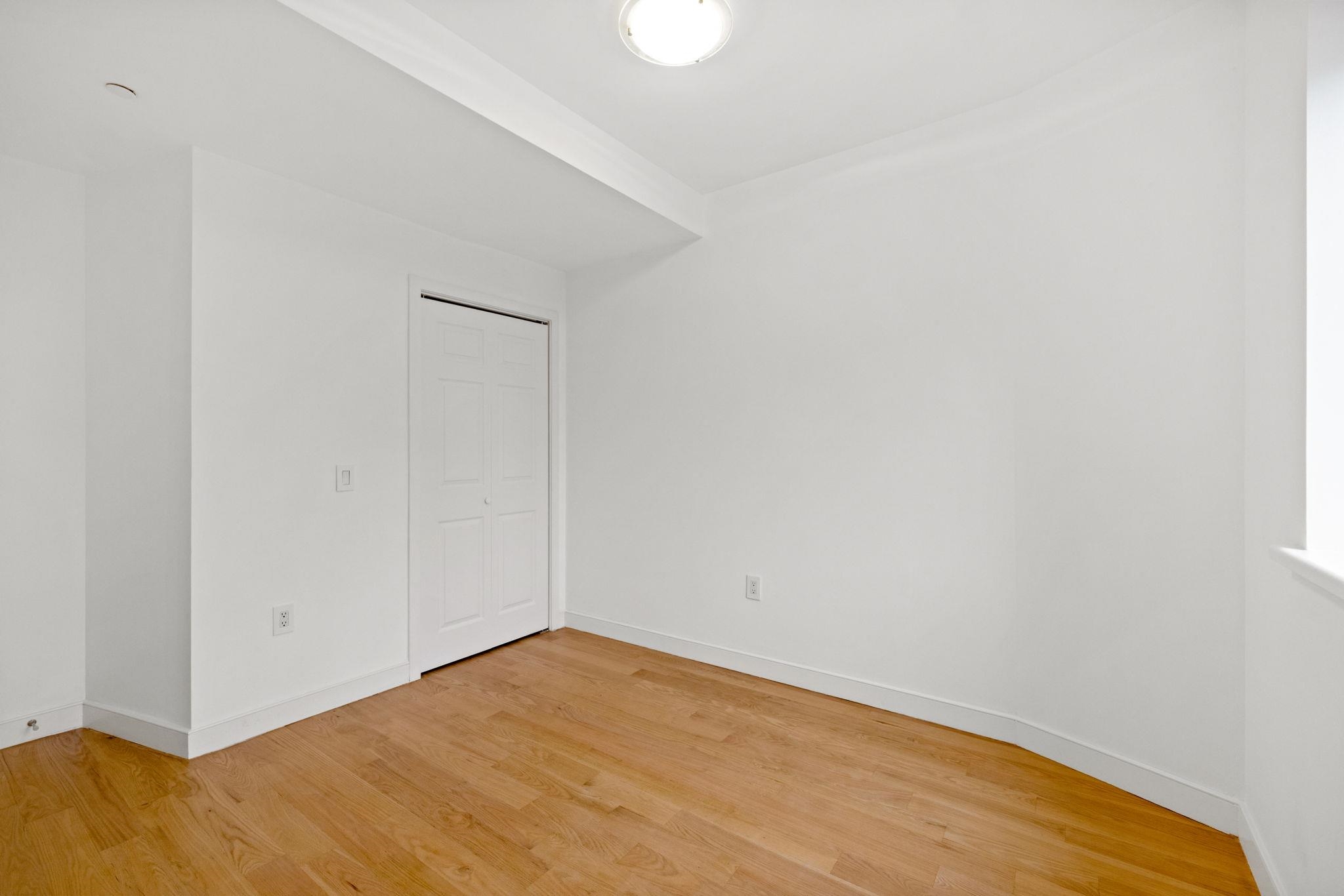 296 GRAND ST Unit: 1A