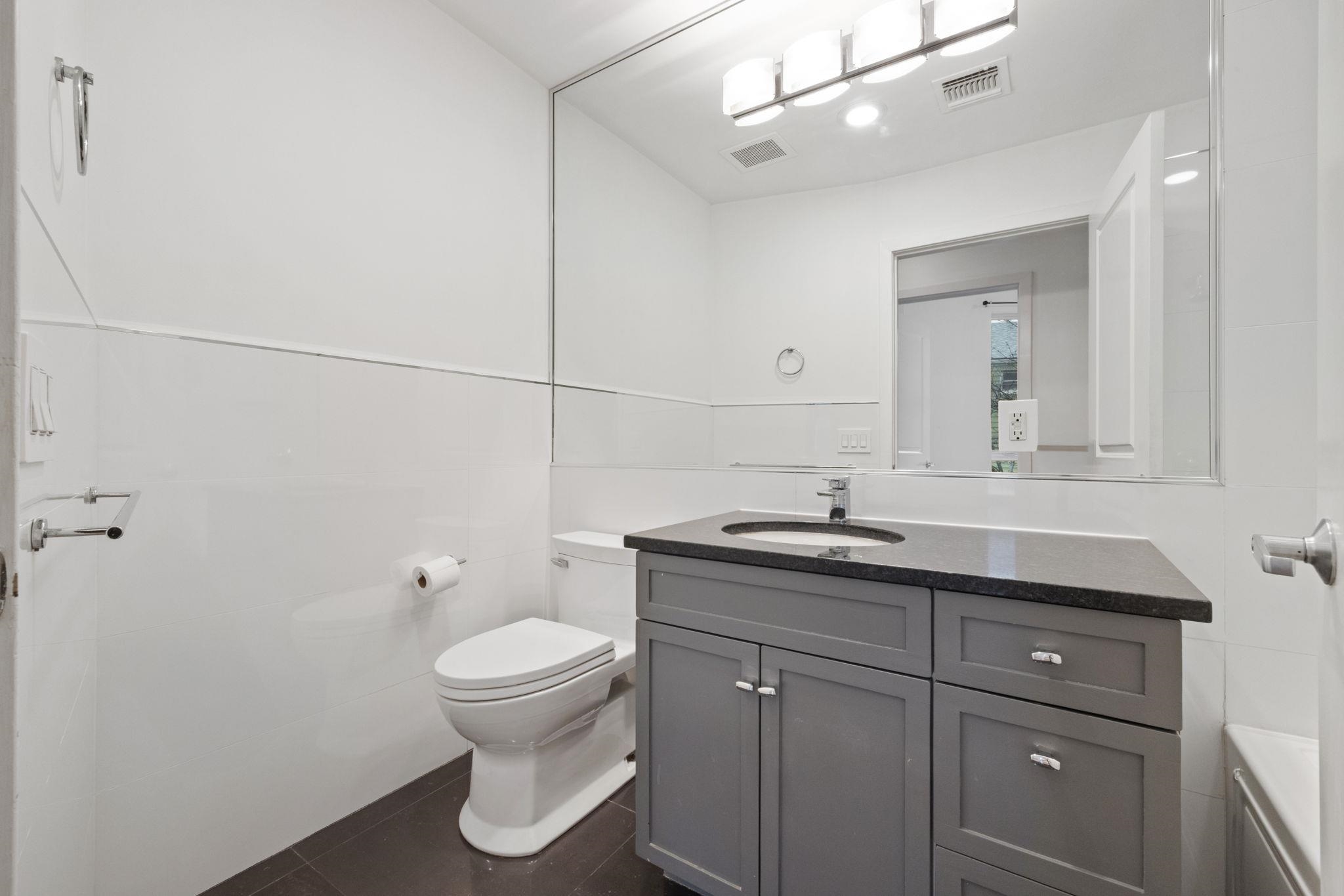 296 GRAND ST Unit: 1A