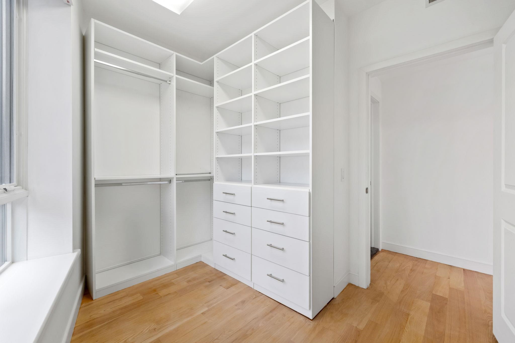 296 GRAND ST Unit: 1A