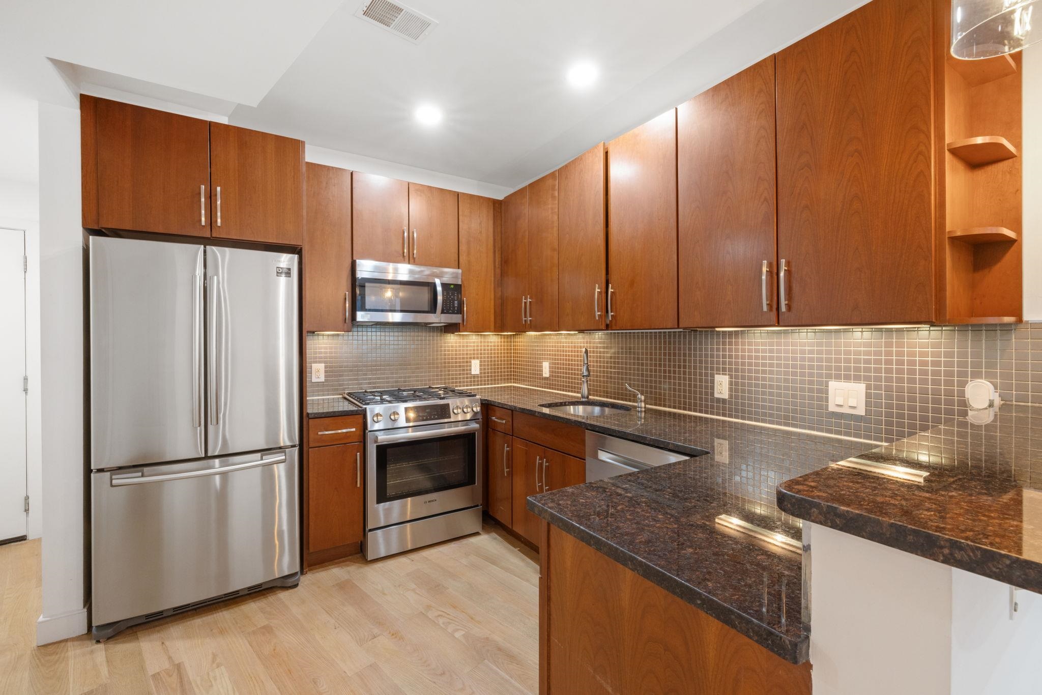 296 GRAND ST Unit: 1A