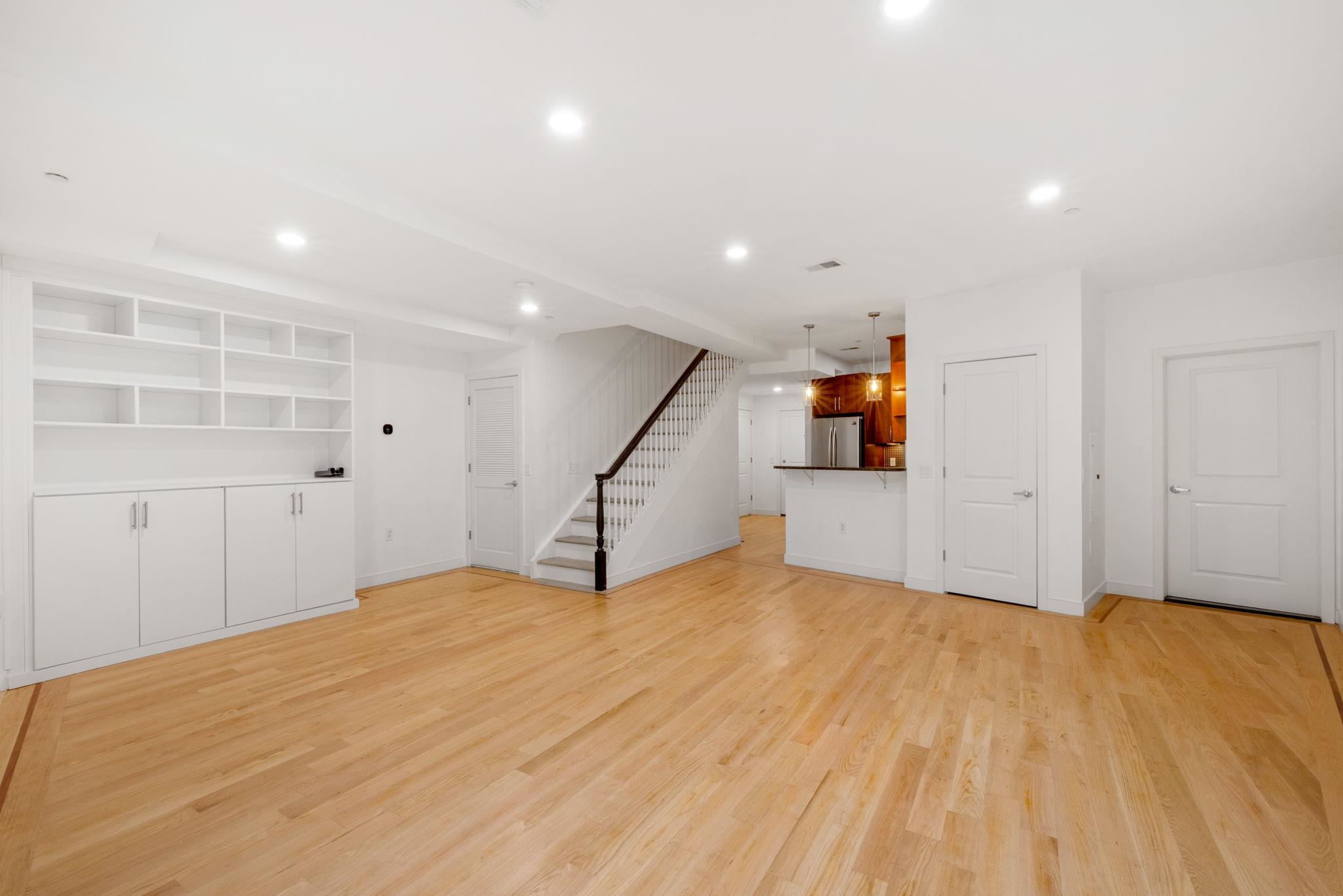 296 GRAND ST Unit: 1A