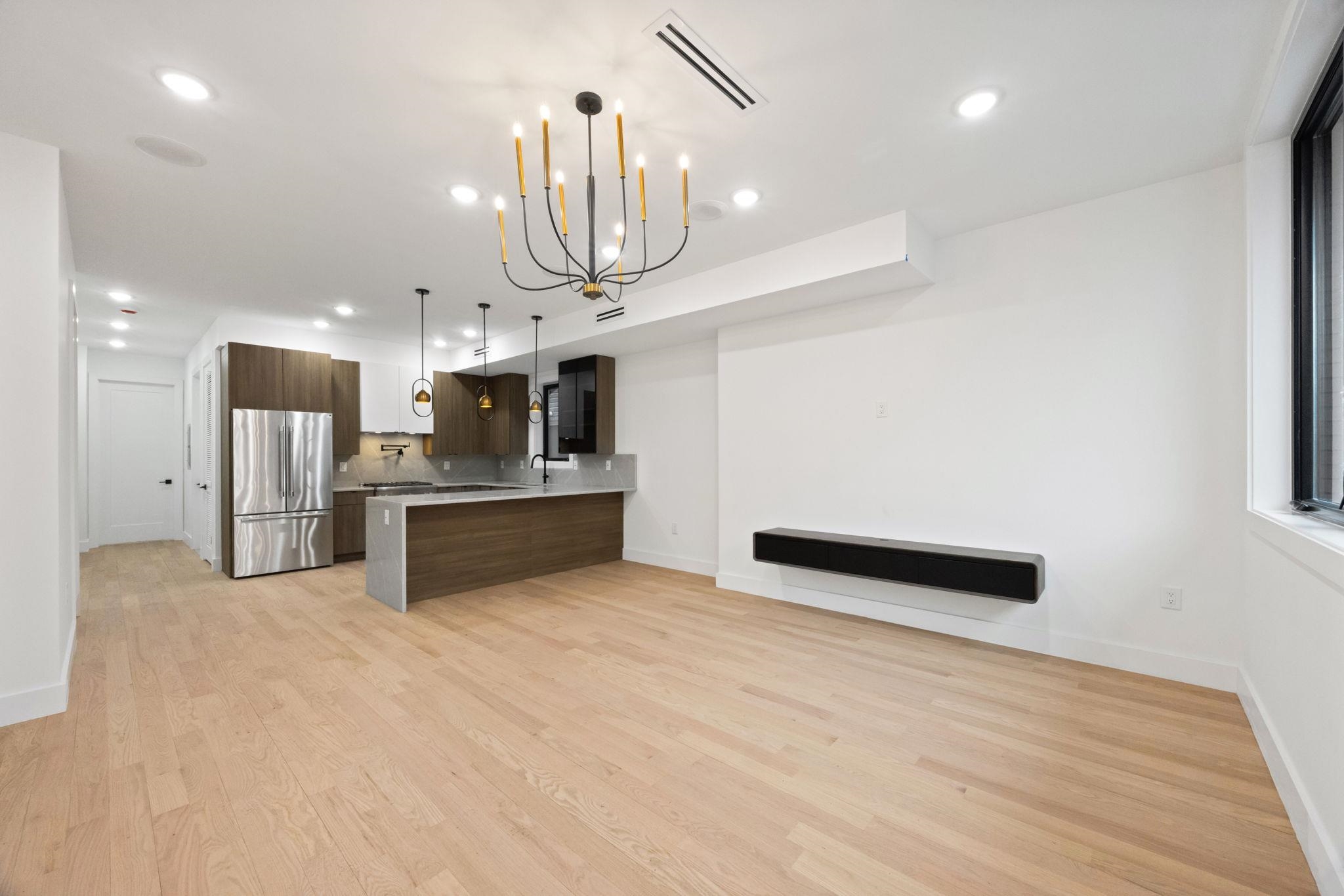 33 GRAHAM ST Unit: 1