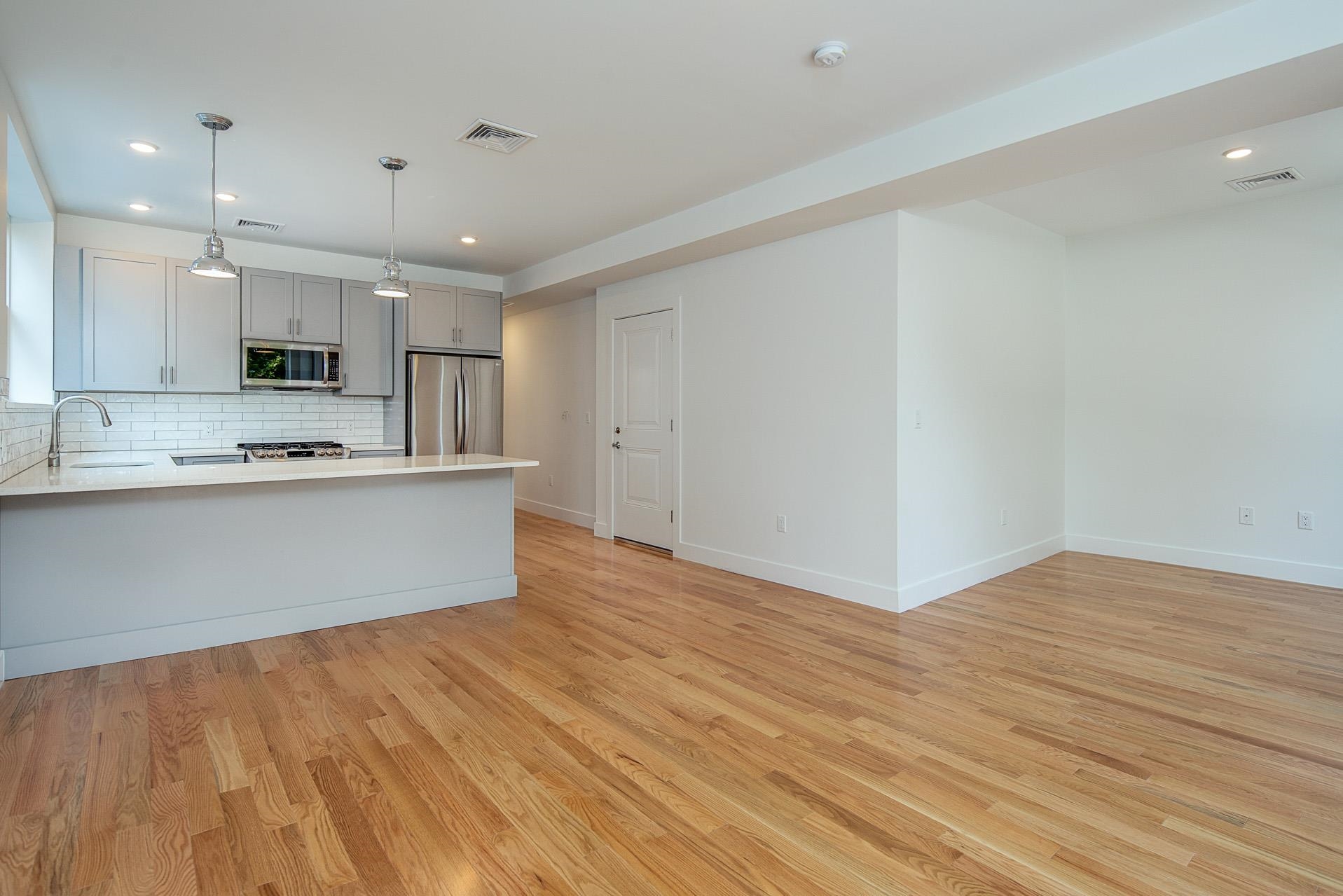 57 HUDSON PL Unit: 2