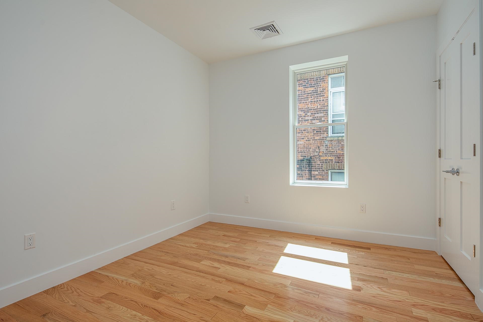 57 HUDSON PL Unit: 2