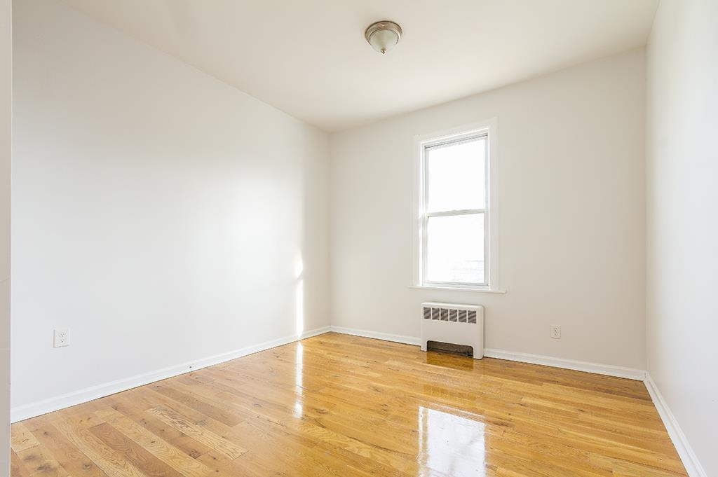 35 ROSE AVE
